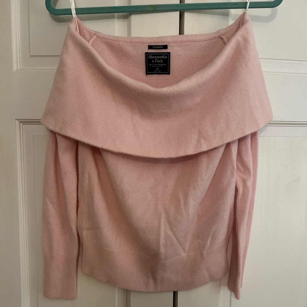 NEVER WORN pink cashmere off the shoulder sweater Abercrombie XS